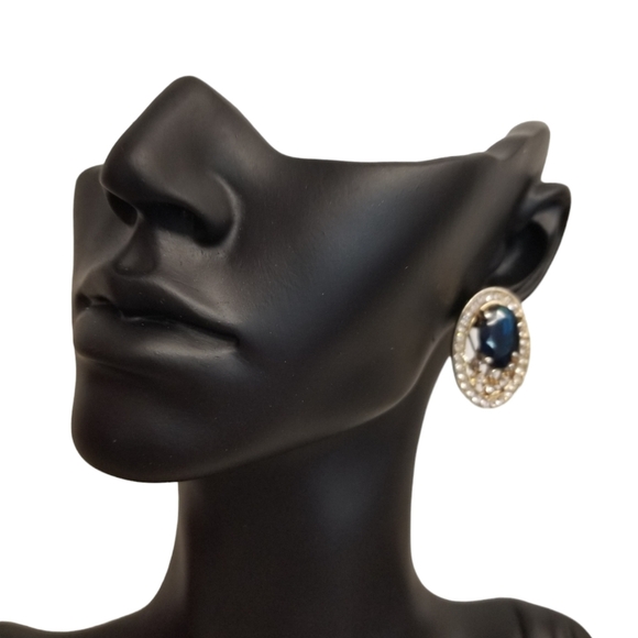 VINTAGE GOLDTONED EARRINGS WITH BLUE & WHITE AUSTRIAN CRYSTALS - Picture 3 of 5